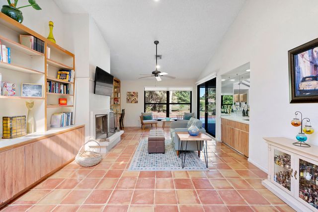 10551 NW 3rd Manor, Coral Springs, FL 33071