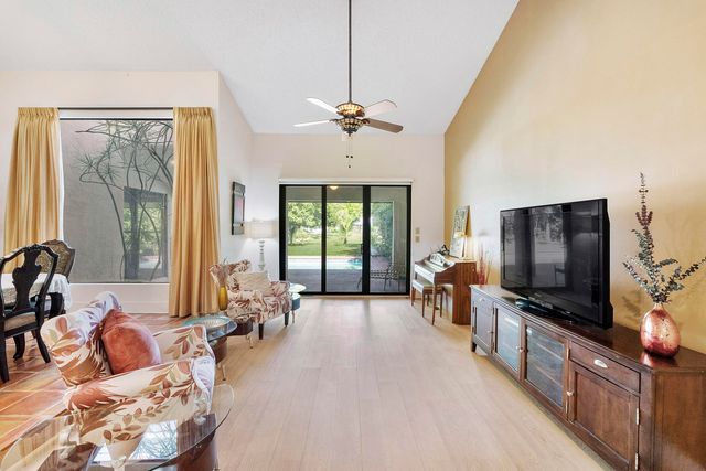 10551 NW 3rd Manor, Coral Springs, FL 33071