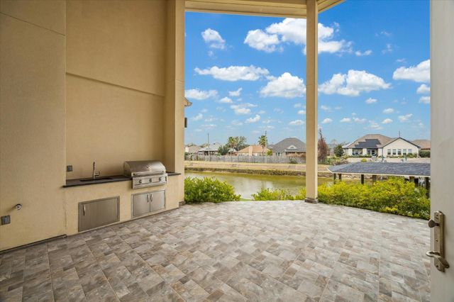 602 Appia Drive, Kemah, TX 77565