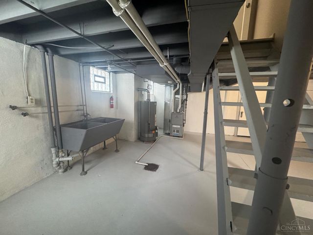 7849 Seward Avenue, Cincinnati, OH 45231