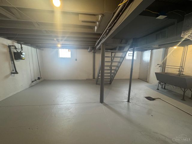 7849 Seward Avenue, Cincinnati, OH 45231