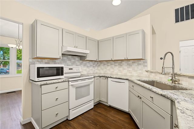 10029 Village Tree Court, Miamisburg, OH 45342