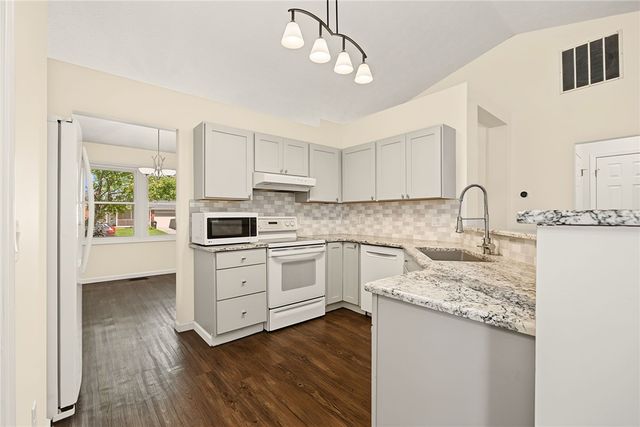 10029 Village Tree Court, Miamisburg, OH 45342