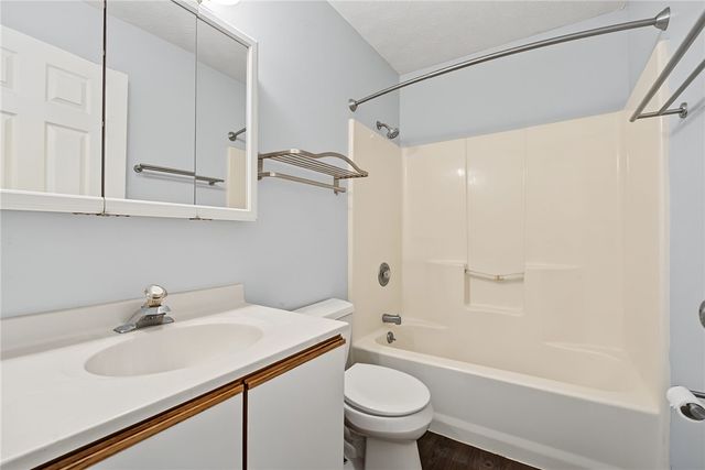10029 Village Tree Court, Miamisburg, OH 45342