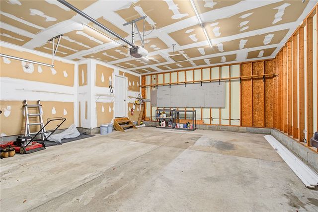 10029 Village Tree Court, Miamisburg, OH 45342