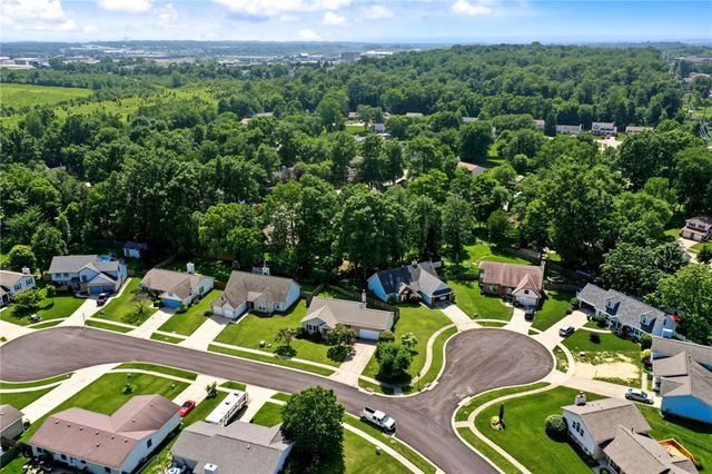 10029 Village Tree Court, Miamisburg, OH 45342