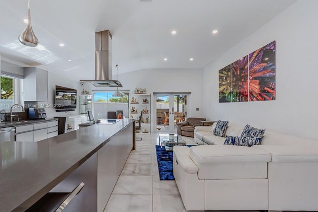 18396 NW 6th St, Pembroke Pines, FL 33029