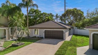 18396 NW 6th St, Pembroke Pines, FL 33029