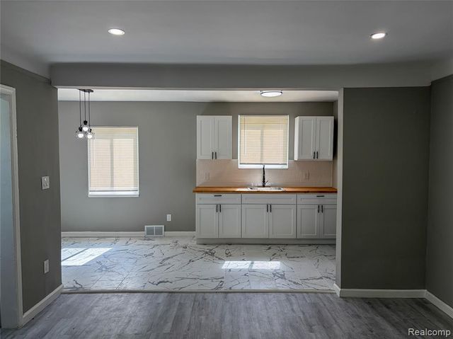 10203 Berkshire Street, Detroit, MI 48224