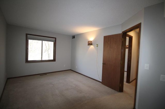 11410 Dogwood Street NW 402, Coon Rapids, MN 55448