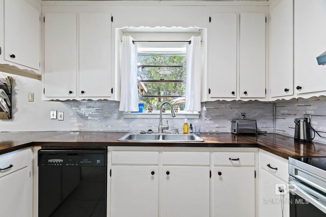 21955 2nd Street, Silverhill, AL 36576