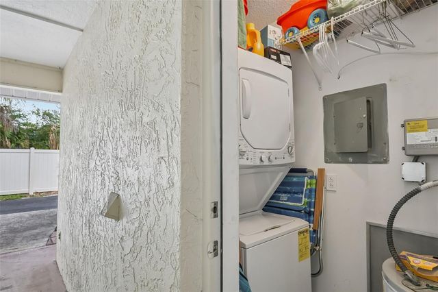 390 301 BOULEVARD W 4D, Bradenton, FL 34205