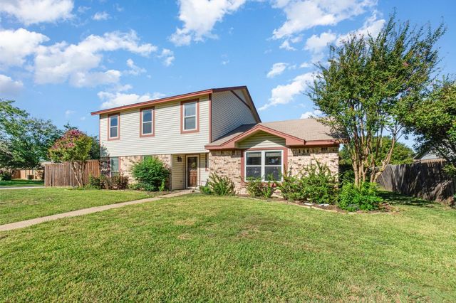 586 Abilene Drive, Lewisville, TX 75067