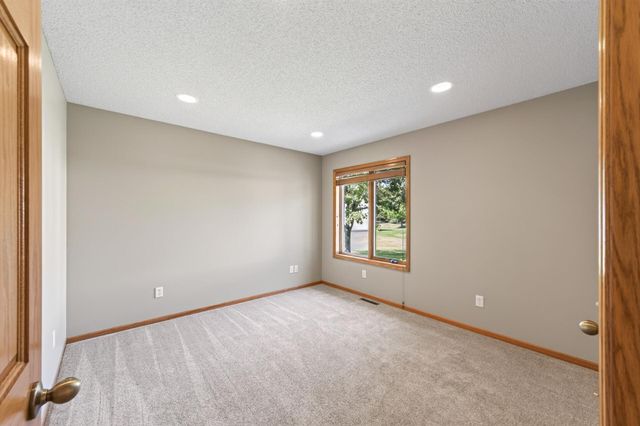 14943 Hillside Circle NW, Prior Lake, MN 55372