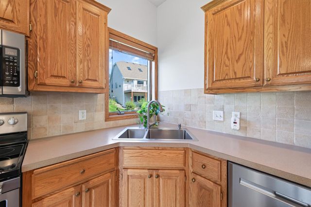 14943 Hillside Circle NW, Prior Lake, MN 55372