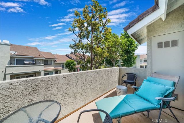 24 Greenmoor 12, Irvine, CA 92614