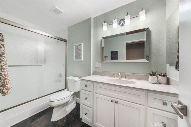 24 Greenmoor 12, Irvine, CA 92614