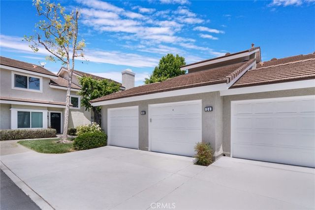 24 Greenmoor 12, Irvine, CA 92614