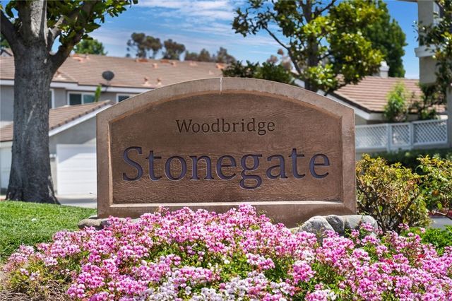 24 Greenmoor 12, Irvine, CA 92614