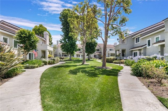 24 Greenmoor 12, Irvine, CA 92614