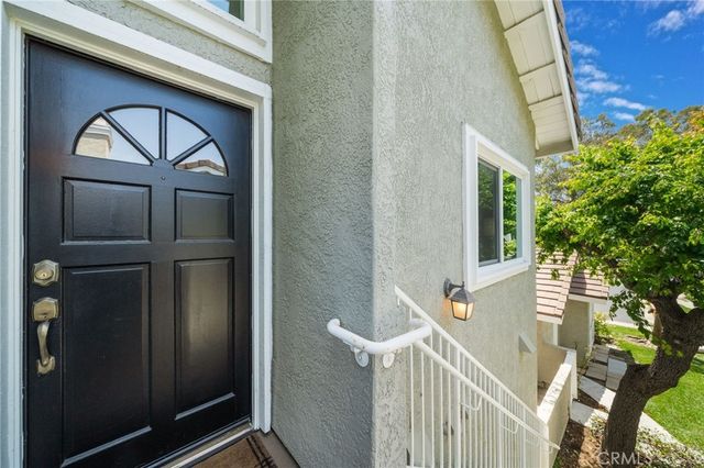 24 Greenmoor 12, Irvine, CA 92614