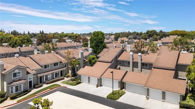 24 Greenmoor 12, Irvine, CA 92614