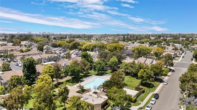 24 Greenmoor 12, Irvine, CA 92614