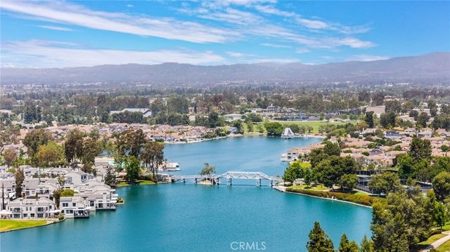 24 Greenmoor 12, Irvine, CA 92614
