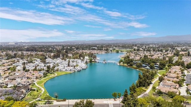 24 Greenmoor 12, Irvine, CA 92614