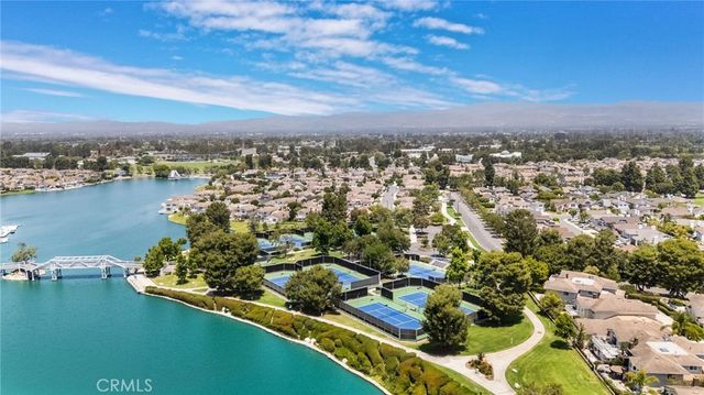 24 Greenmoor 12, Irvine, CA 92614
