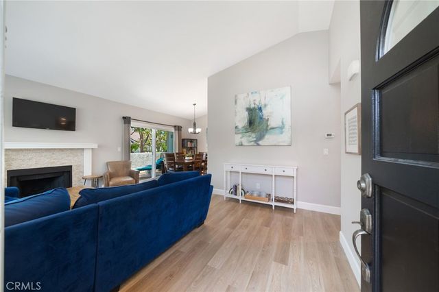 24 Greenmoor 12, Irvine, CA 92614