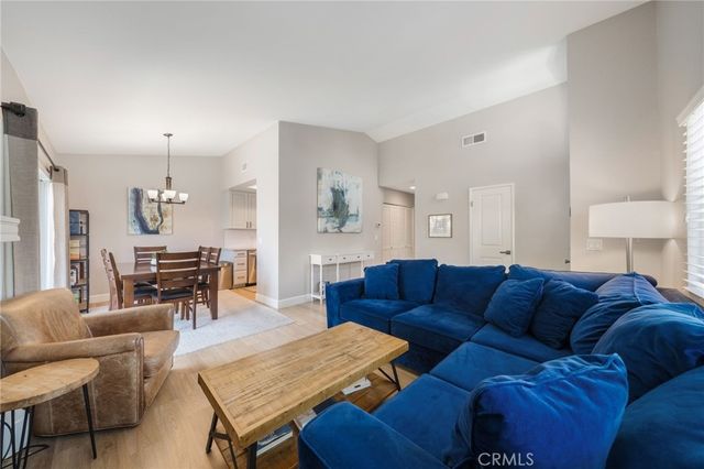 24 Greenmoor 12, Irvine, CA 92614