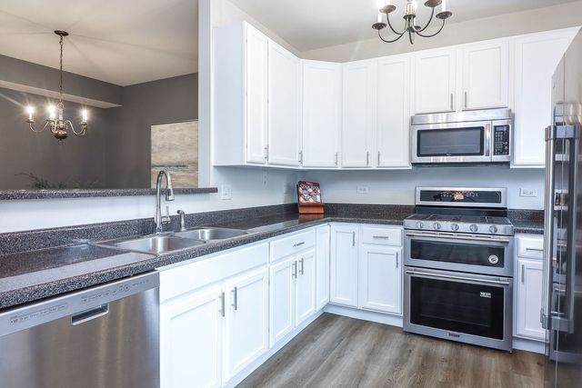 1741 Fredericksburg Lane, Aurora, IL 60503
