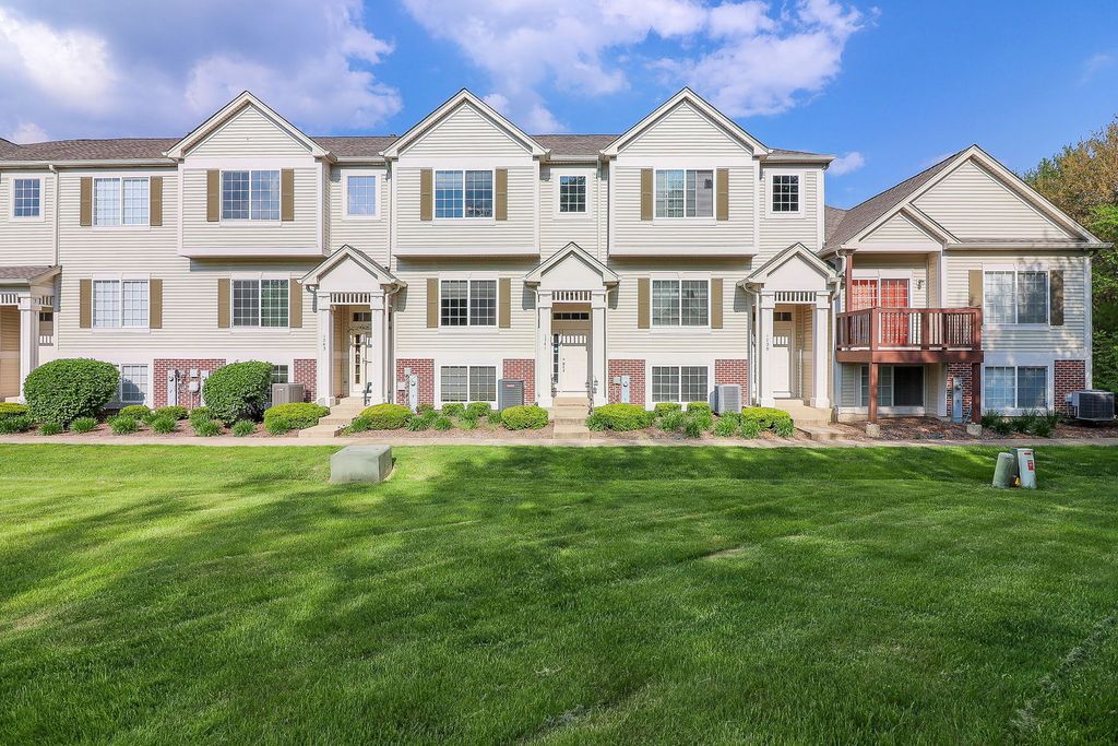 1741 Fredericksburg Lane, Aurora, IL 60503