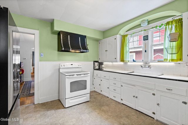 222 Edward Street, Schenectady, NY 12304