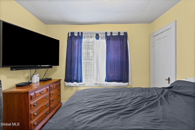 222 Edward Street, Schenectady, NY 12304