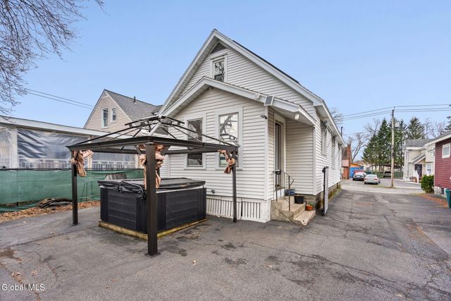 222 Edward Street, Schenectady, NY 12304