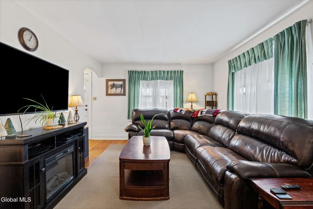 222 Edward Street, Schenectady, NY 12304