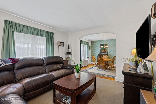 222 Edward Street, Schenectady, NY 12304