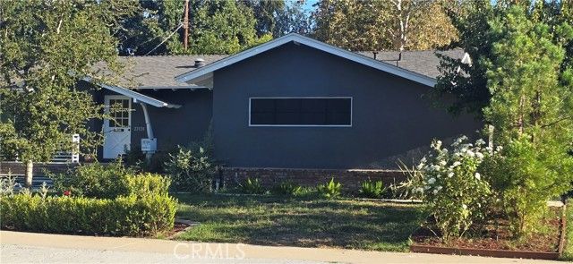 22128 Burton Street, Canoga Park (los Angeles), CA 91304