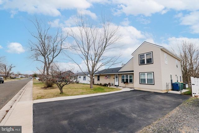 630 BEAUMONT RD, Fairless Hills, PA 19030