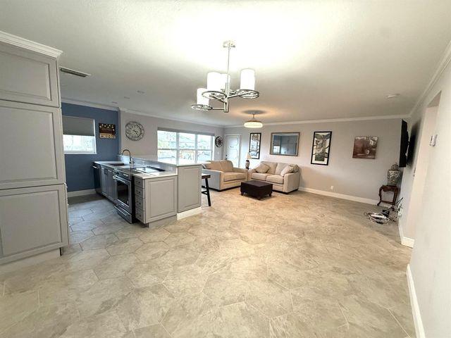 916 Savannas Point Drive B, Fort Pierce, FL 34982