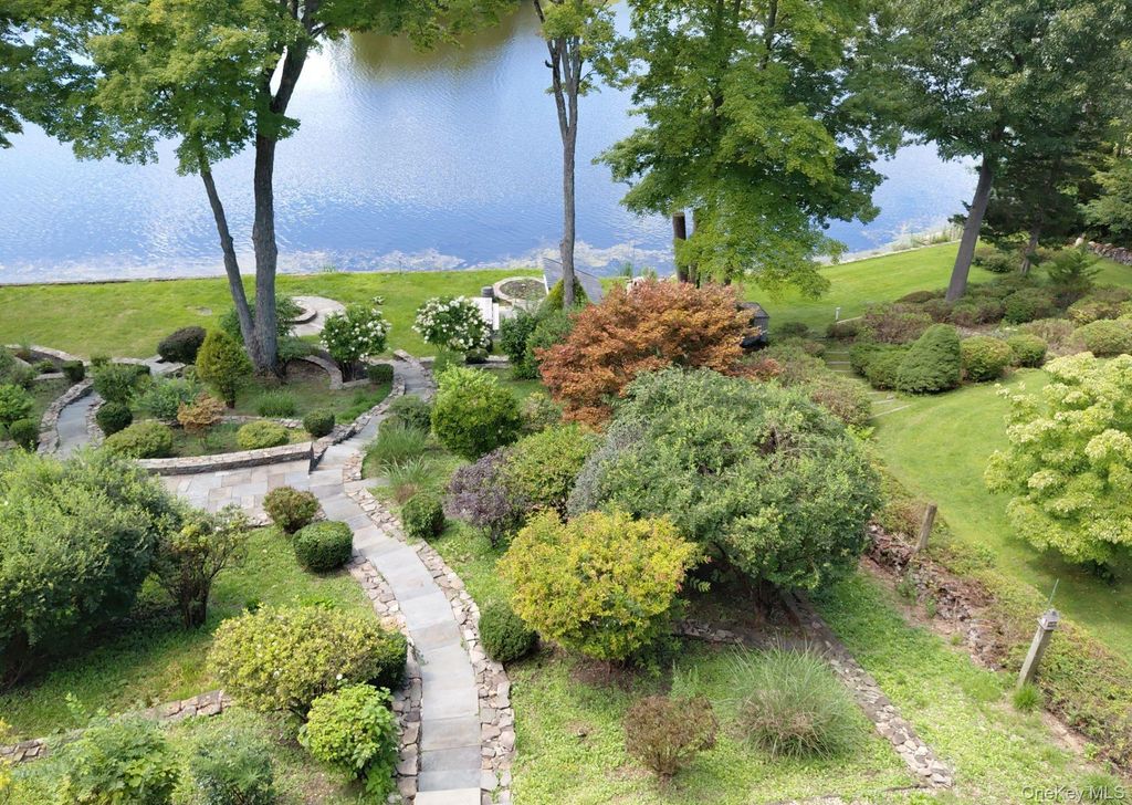 33 Truesdale Lake Drive, South Salem, NY 10590 — photo 5