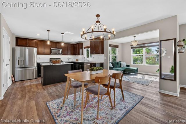 33137 Fuhrmann Drive, Sterling Heights, MI 48310