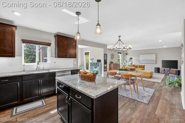 33137 Fuhrmann Drive, Sterling Heights, MI 48310