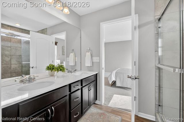 33137 Fuhrmann Drive, Sterling Heights, MI 48310