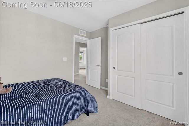 33137 Fuhrmann Drive, Sterling Heights, MI 48310