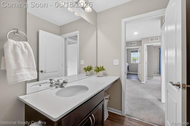 33137 Fuhrmann Drive, Sterling Heights, MI 48310