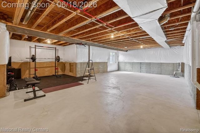 33137 Fuhrmann Drive, Sterling Heights, MI 48310
