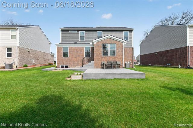 33137 Fuhrmann Drive, Sterling Heights, MI 48310